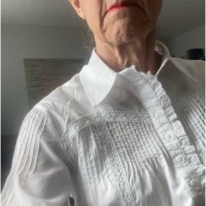 Very Feminine 100% Cotton White Shirt size Large